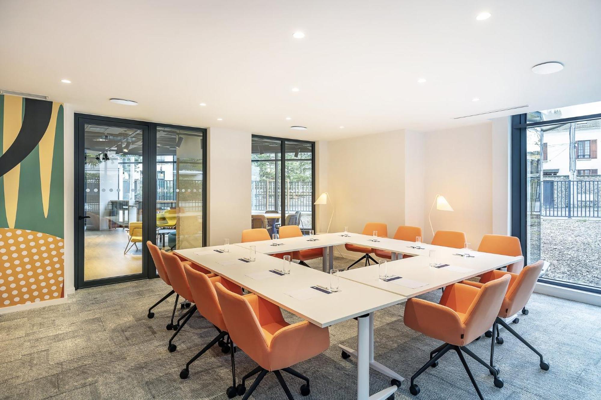 Holiday Inn Express Paris - Poissy By Ihg Exterior foto