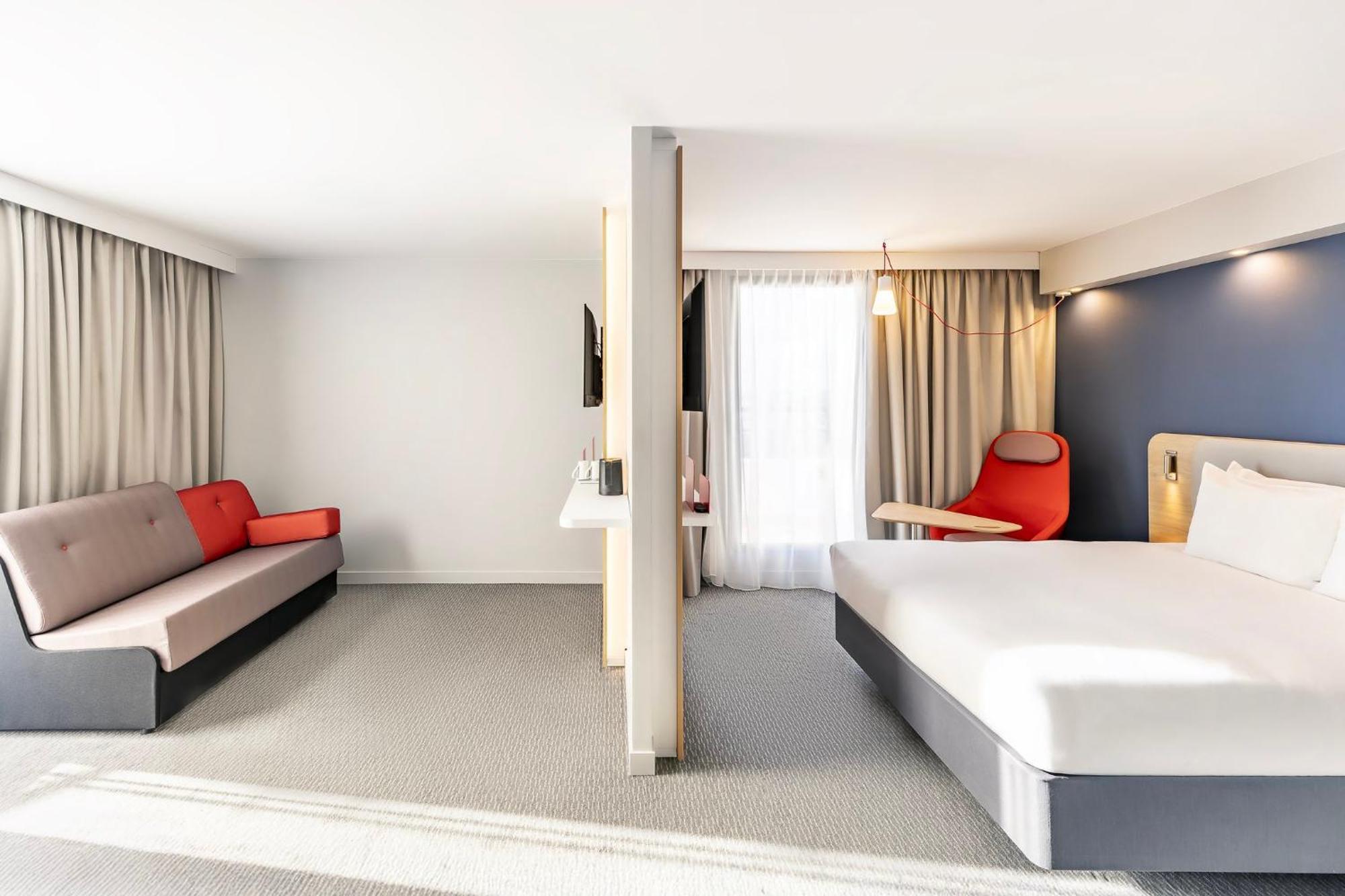 Holiday Inn Express Paris - Poissy By Ihg Exterior foto